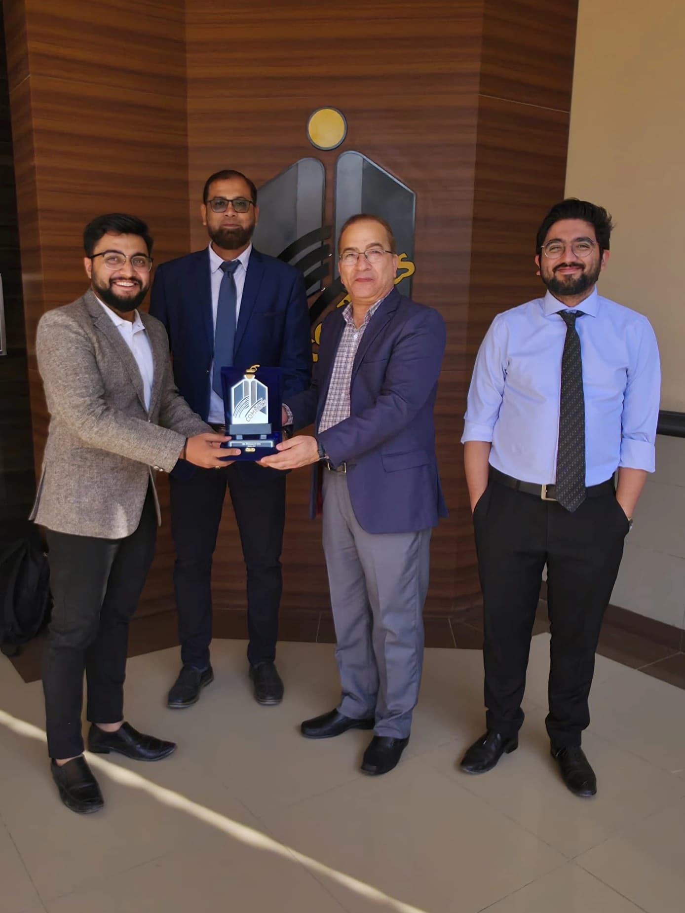 ๐๐ฎ๐๐ ๐ข๐ง๐ ๐๐ ๐๐ซ๐จ๐ฃ๐๐๐ญ๐ฌ ๐๐ญ ๐ญ๐ก๐ ๐๐๐ข๐๐ง๐๐ ๐๐ฑ๐ก๐ข๐๐ข๐ญ๐ข๐จ๐ง